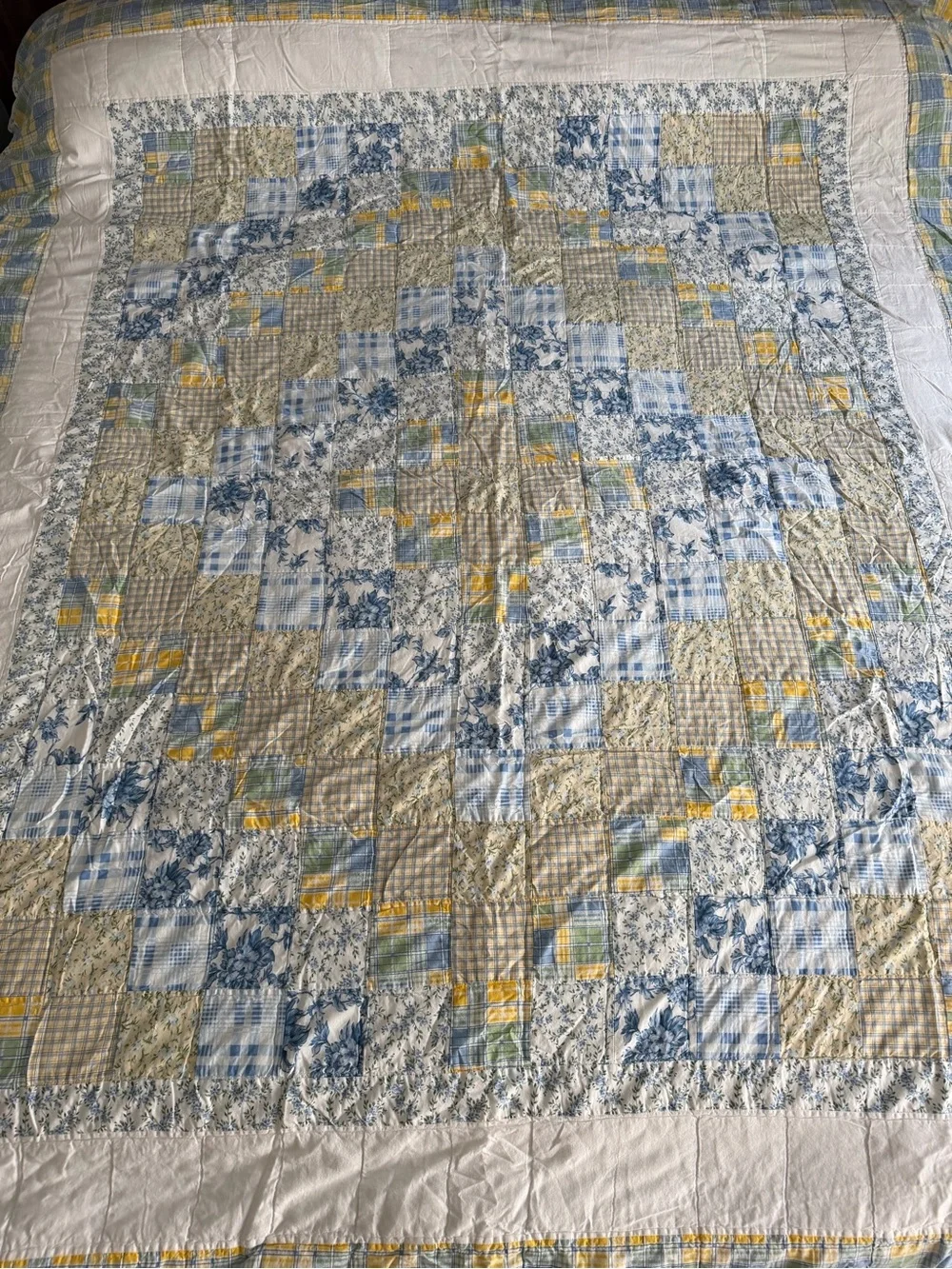 Patchwork Quilt in Blue, Yellow & White with 2 pillow Shams